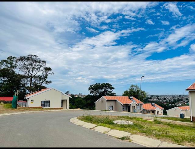 3 BEDROOM FREEHOLD FOR SALE IN AMALINDA